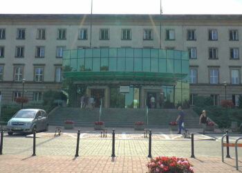 Umowa ws. telefonów dla urzędników podpisana. Będą duże oszczędności dla magistratu