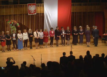 Nauczyciele odebrali nagrody z okazji Dnia Edukacji Narodowej